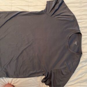 Old Navy Gray Short Sleeve Tee